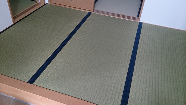 強力表の玄関